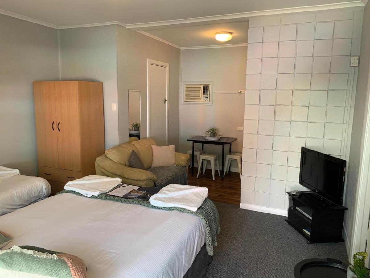 Hello Adelaide Motel And Apartments Exterior photo